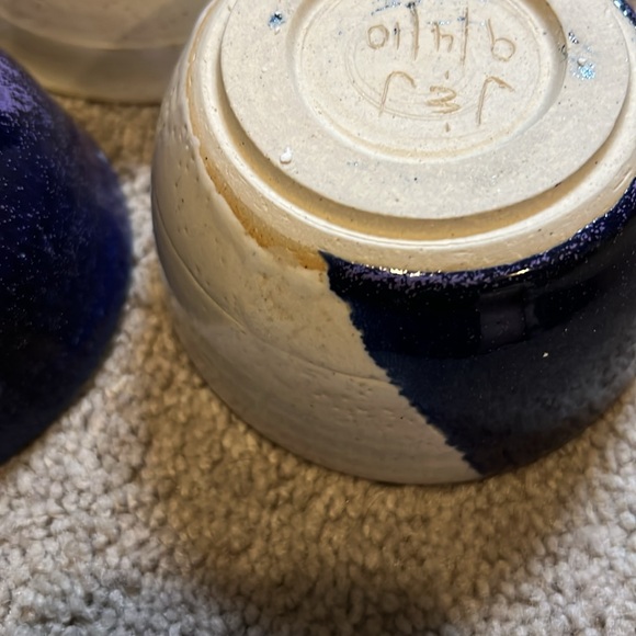 Set of 3 handmade pottery bowls, blue/purple and white glaze - Picture 7 of 8
